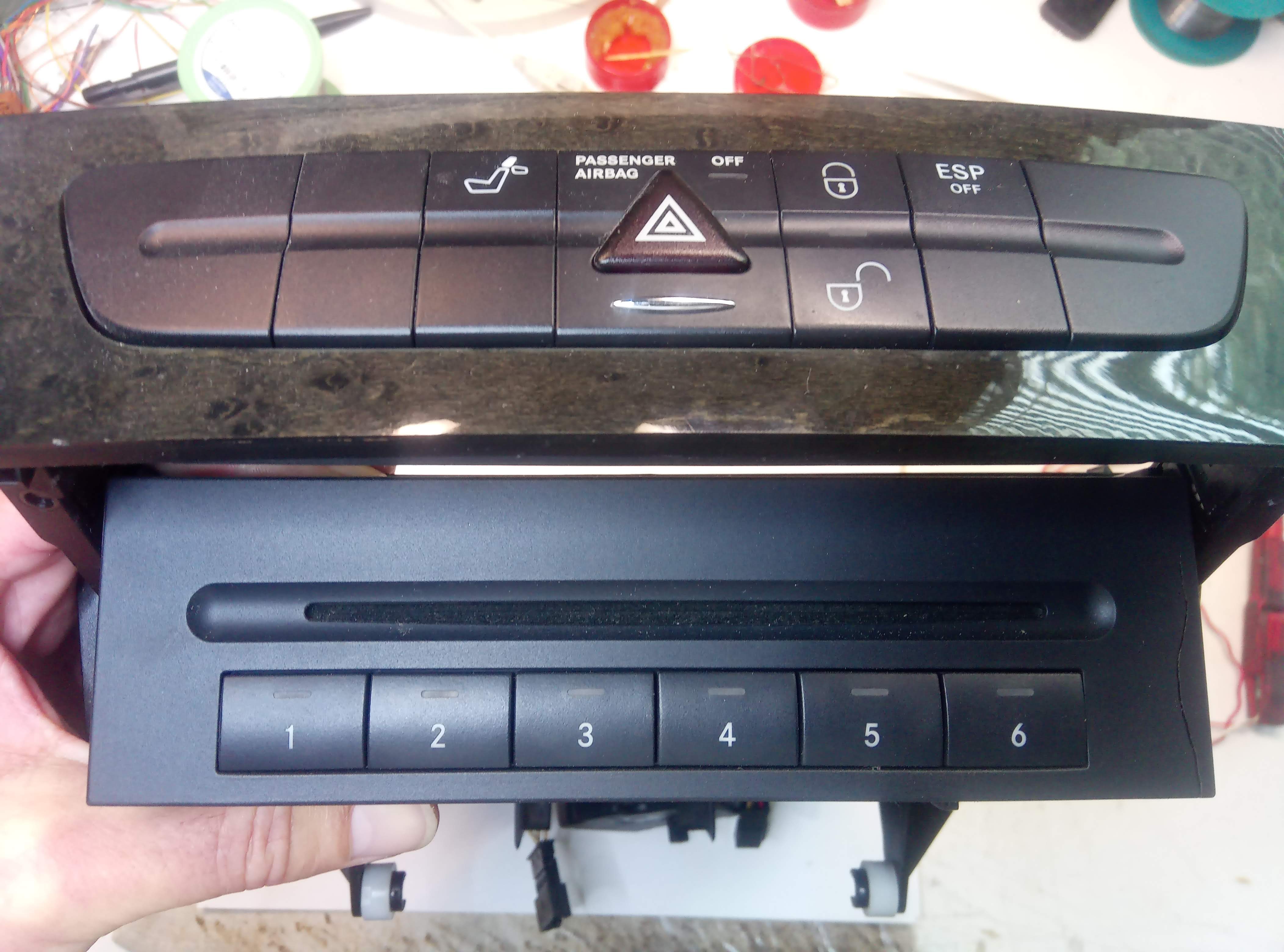 CD měnič na 6CD model MH3210 MERCEDES BENZ E-Class W211 KINEMATIK Q16 A2118275542 - autorádio