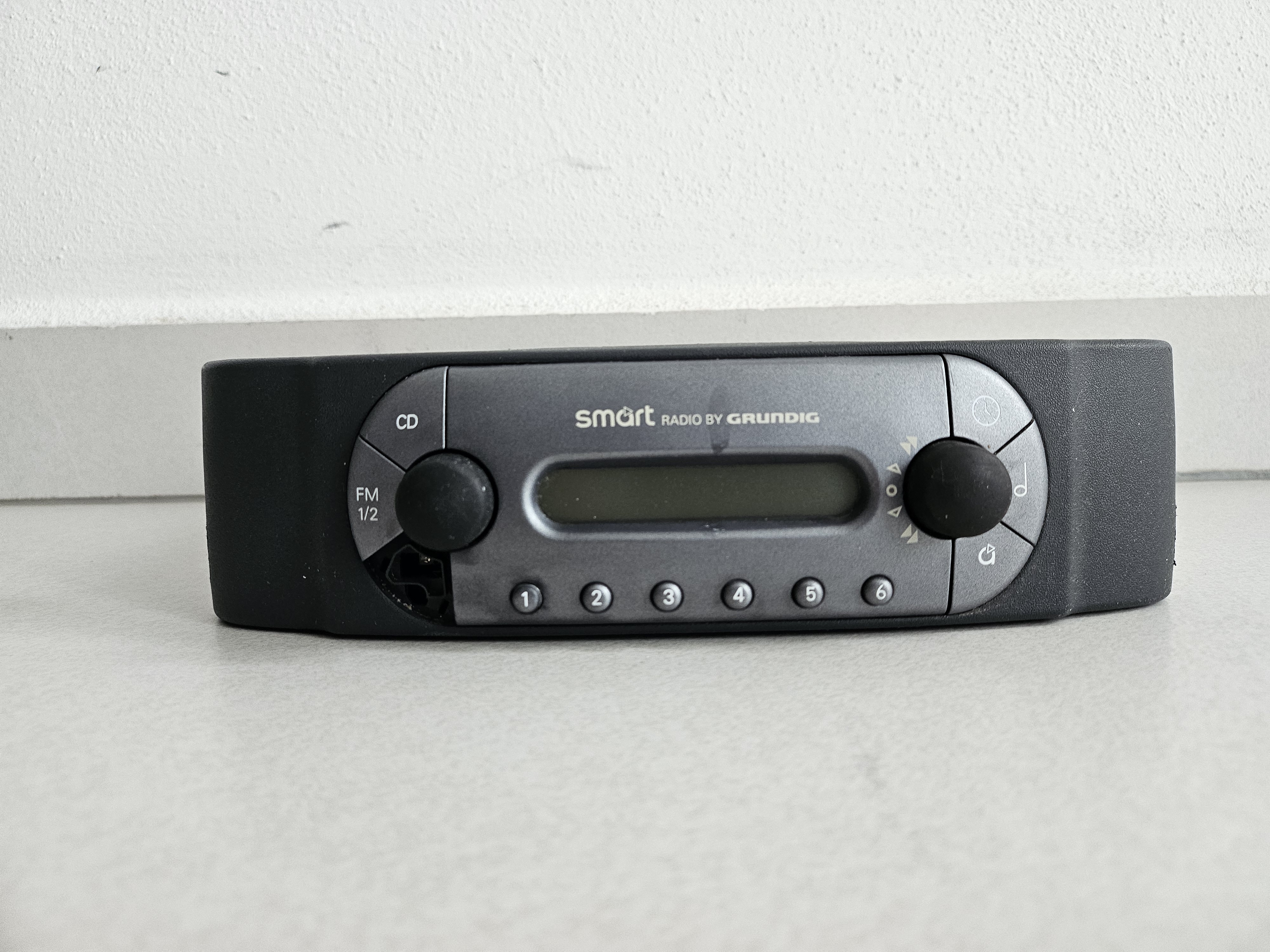 SMART RADIO S - 0013413 V007 C59Z - chybí tlačítko - autorádio